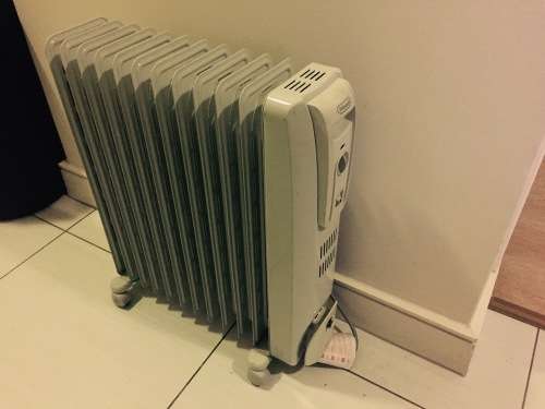 Delonghi 12 Fin Oil Heater White